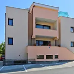 - Diklo 5887b * 자다르