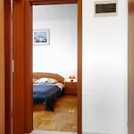 아파트 - Diklo 5887b